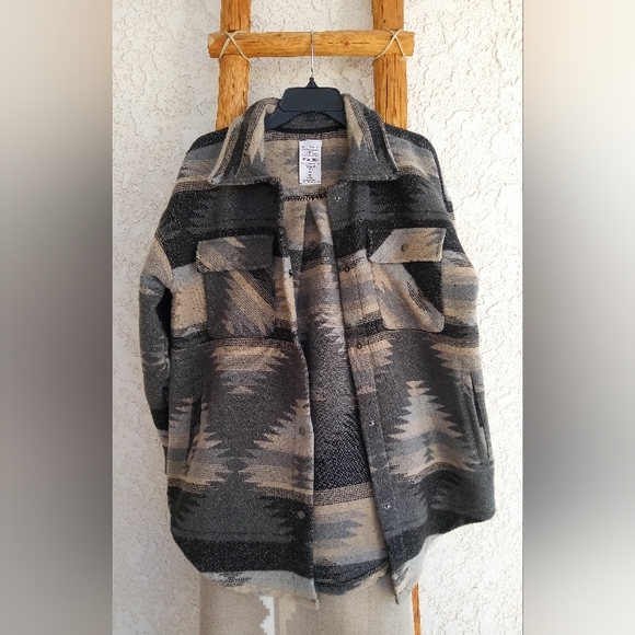 VINTAGE WOMENS FORNIA SOUTHWEST AZTEC SMALL BUTTON UP JACKET - Picture 3 of 3